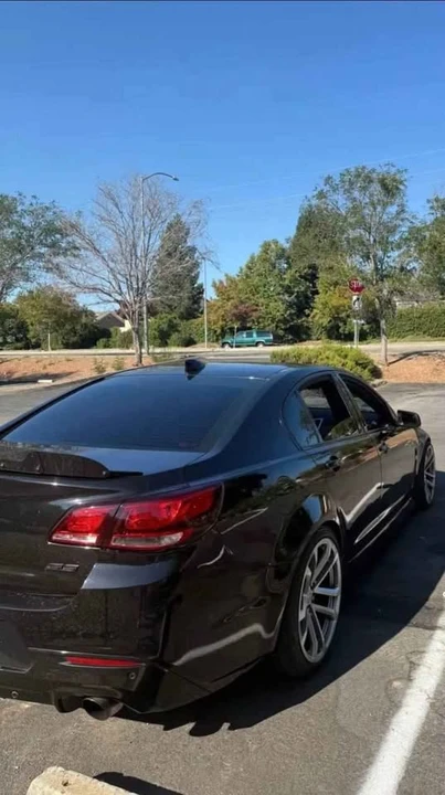 2015 Chevrolet SS - Image 2 of 9