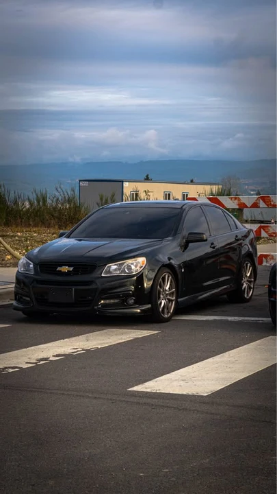 2015 Chevrolet SS - Image 2 of 7