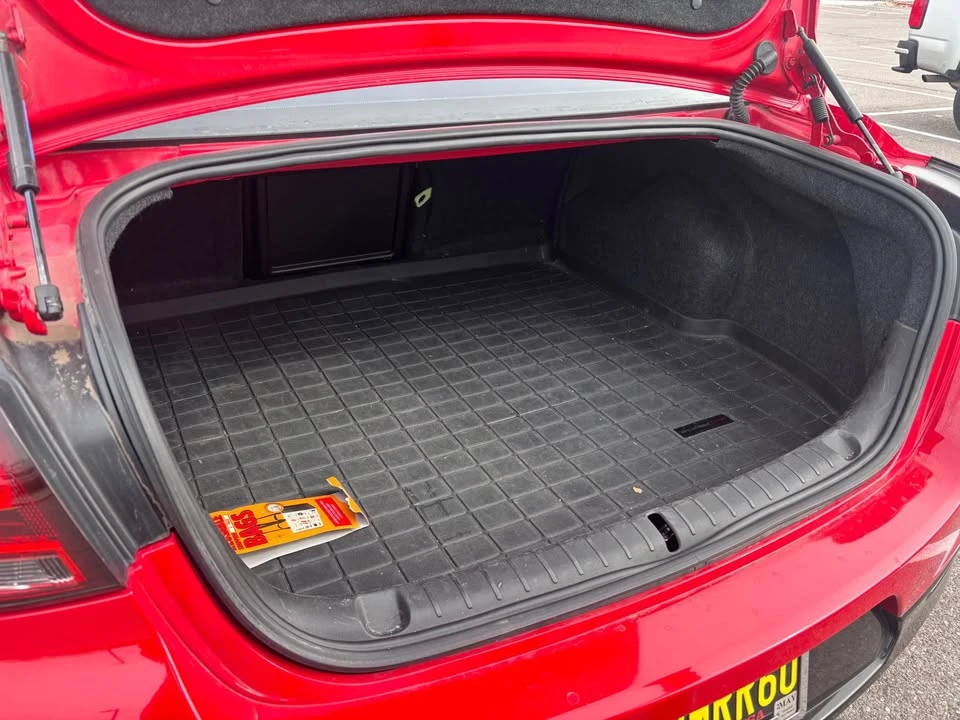 2015 Chevrolet SS - Image 2 of 15