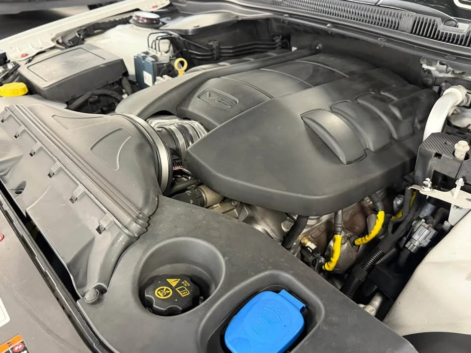 2015 Chevrolet SS - Image 10 of 15