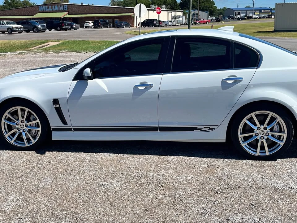 2015 Chevrolet SS - Image 2 of 8