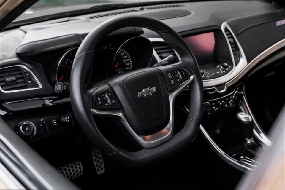 2015 Chevrolet SS - Image 13 of 17