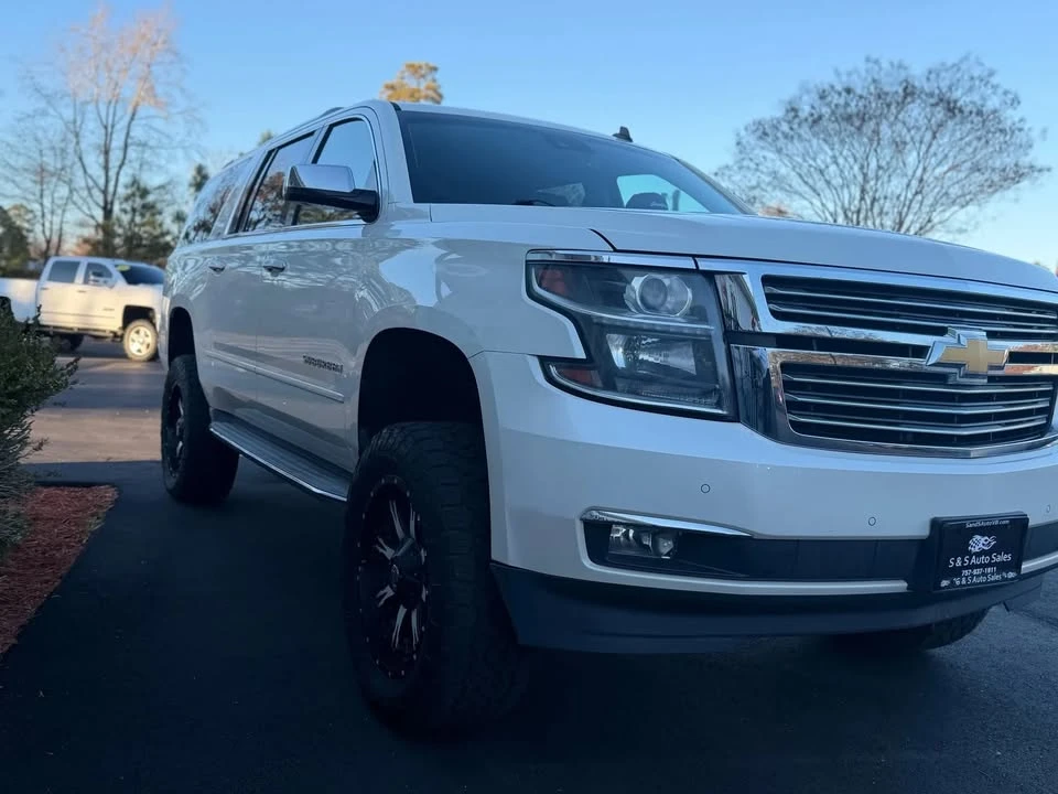 2015 Chevrolet Suburban 11th Gen - Image 12 of 20