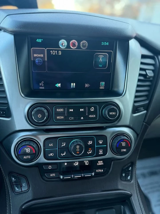 2015 Chevrolet Suburban 11th Gen - Image 19 of 20
