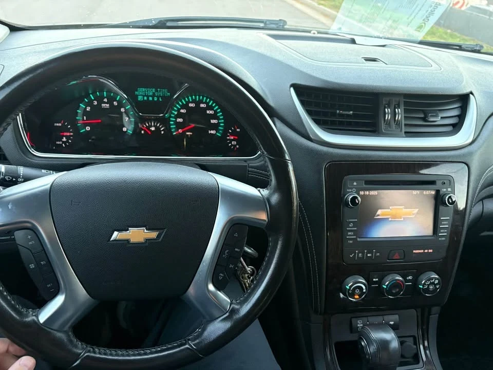 2015 Chevrolet Traverse - Image 11 of 18