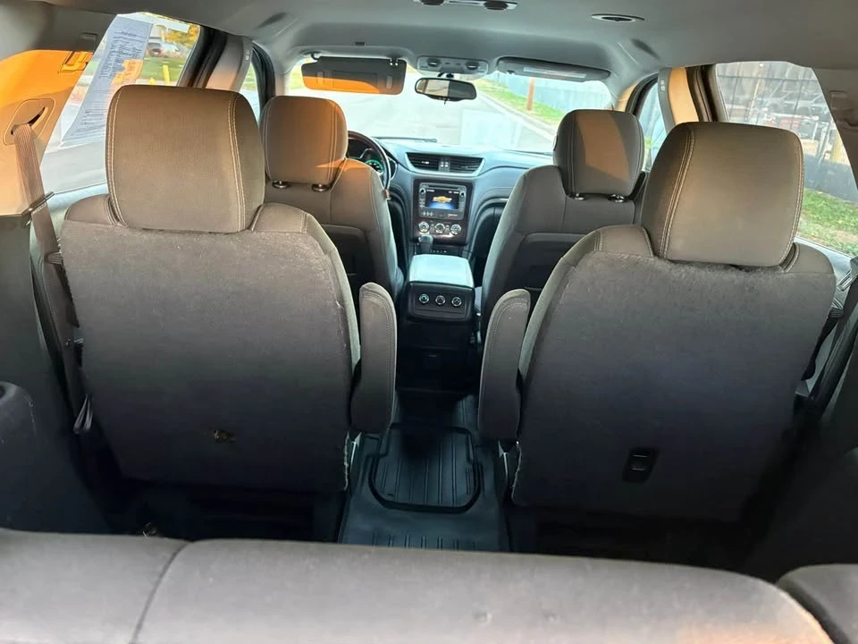 2015 Chevrolet Traverse - Image 5 of 18