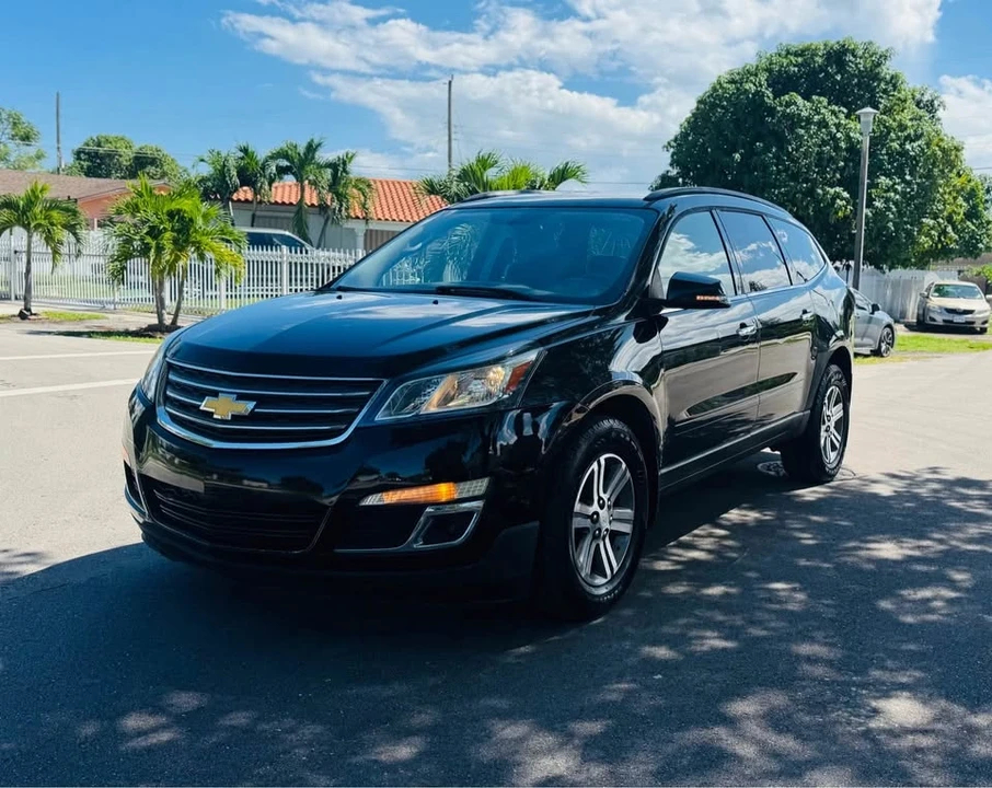 2015 Chevrolet Traverse - Image 2 of 15