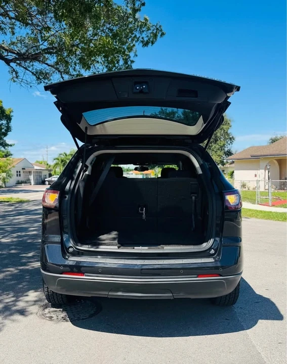 2015 Chevrolet Traverse - Image 9 of 15