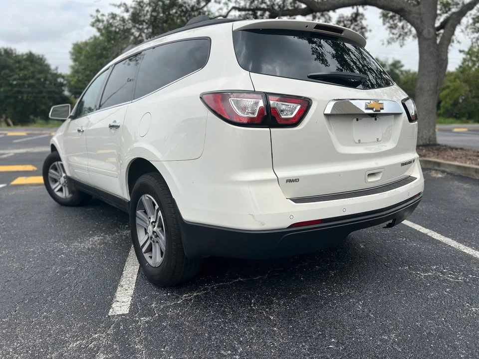2015 Chevrolet Traverse - Image 3 of 10