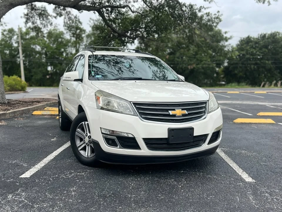 2015 Chevrolet Traverse - Image 6 of 10