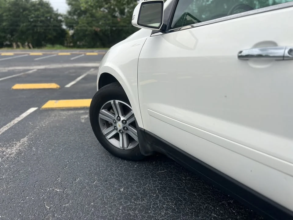 2015 Chevrolet Traverse - Image 4 of 10