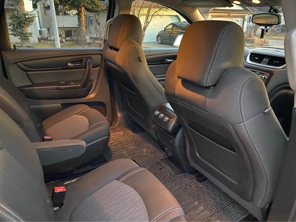 2015 Chevrolet Traverse - Image 10 of 15