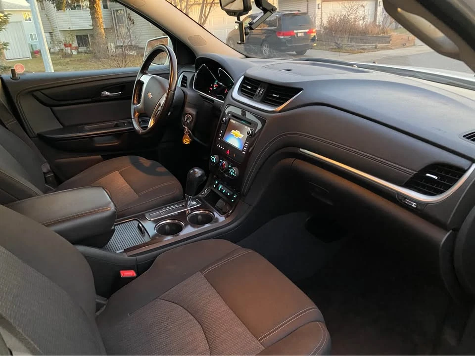 2015 Chevrolet Traverse - Image 11 of 15