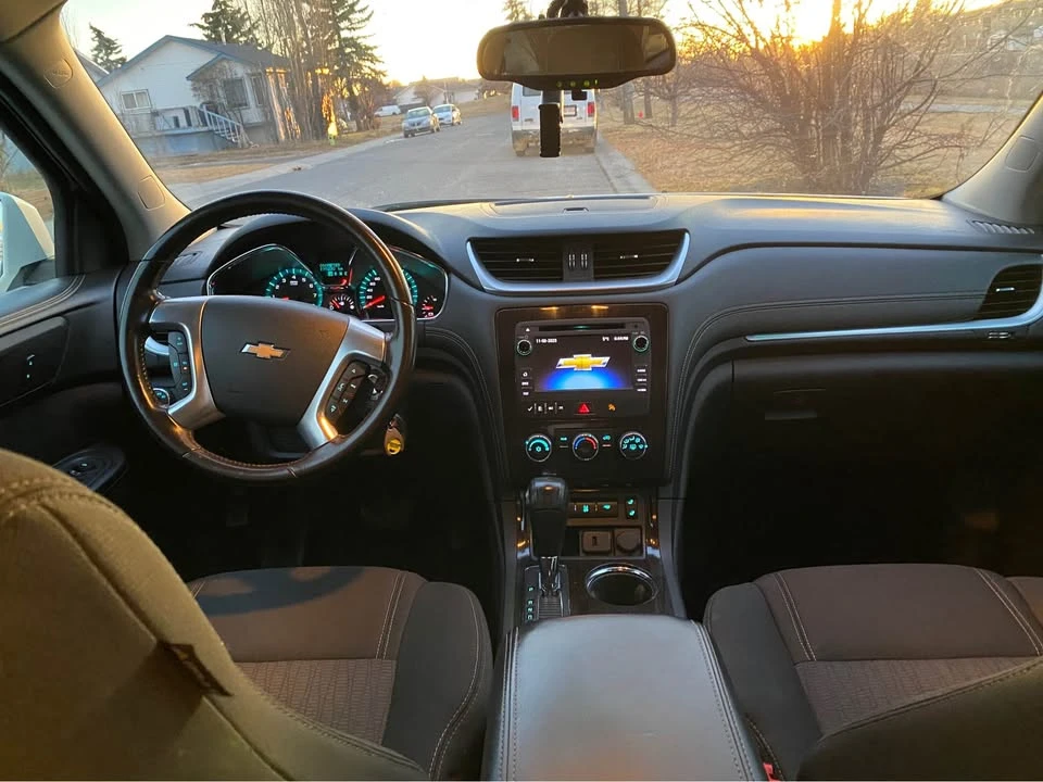 2015 Chevrolet Traverse - Image 13 of 15