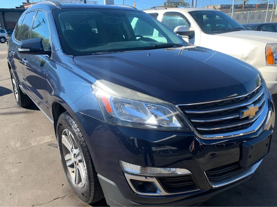 2015 Chevrolet Traverse - Image 2 of 9