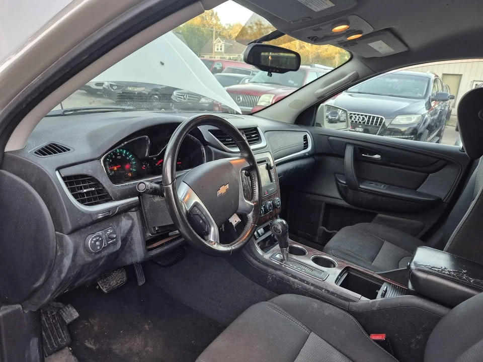 2015 Chevrolet Traverse - Image 7 of 11