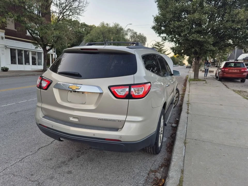 2015 Chevrolet Traverse - Image 9 of 11