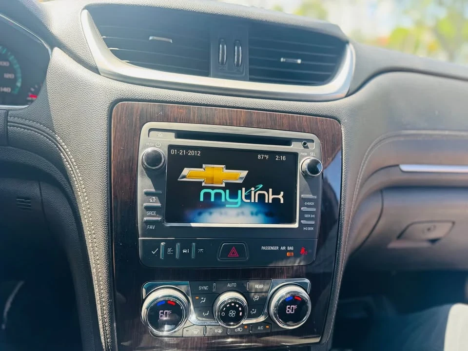 2015 Chevrolet Traverse - Image 10 of 16