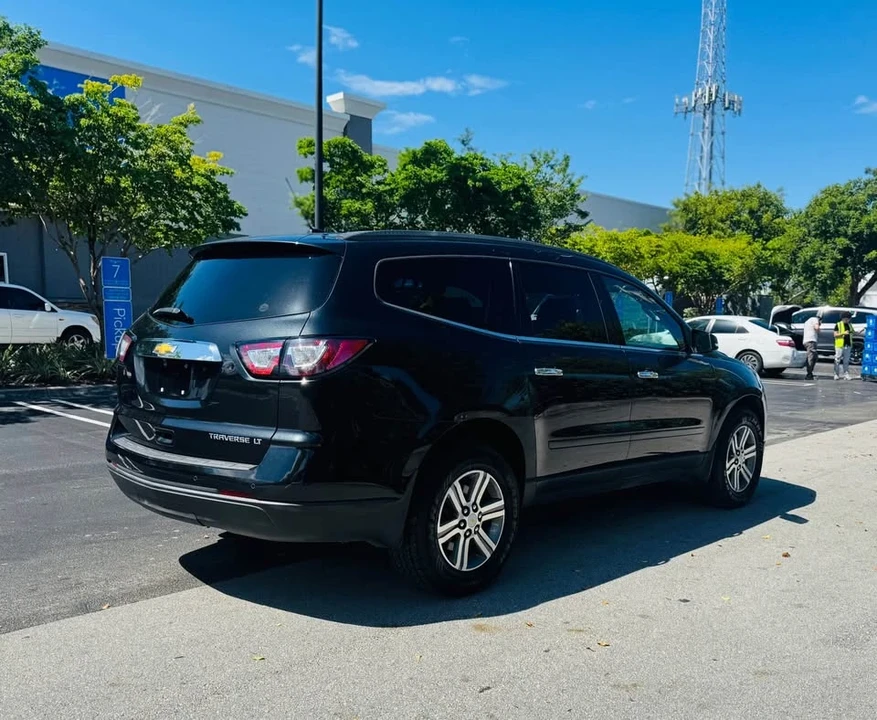 2015 Chevrolet Traverse - Image 6 of 16