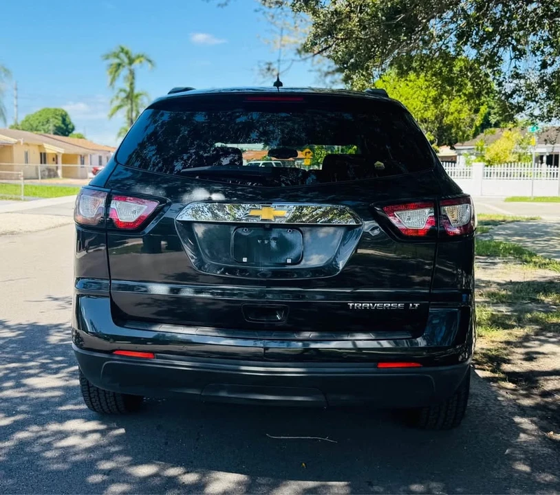 2015 Chevrolet Traverse - Image 8 of 15