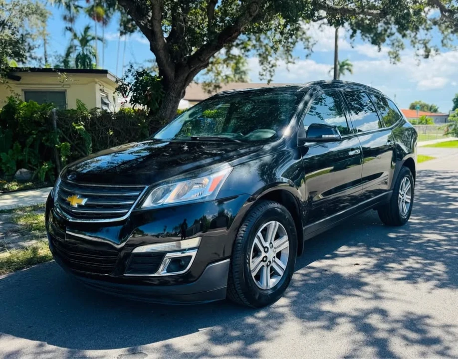 2015 Chevrolet Traverse - Image 2 of 15