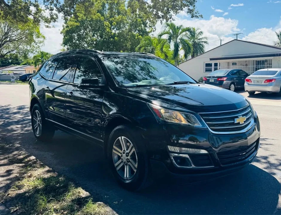 2015 Chevrolet Traverse - Image 3 of 15