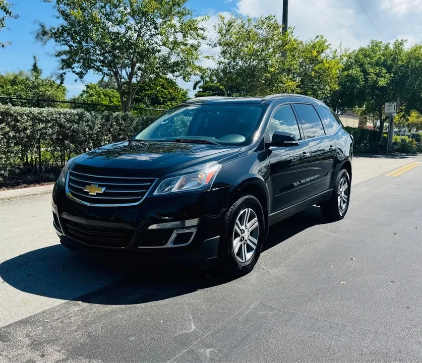 2015 Chevrolet Traverse - Image 2 of 16