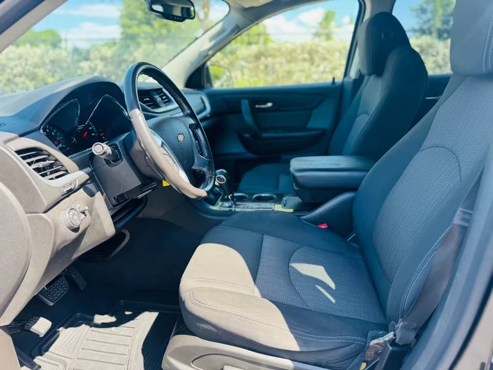 2015 Chevrolet Traverse - Image 11 of 16