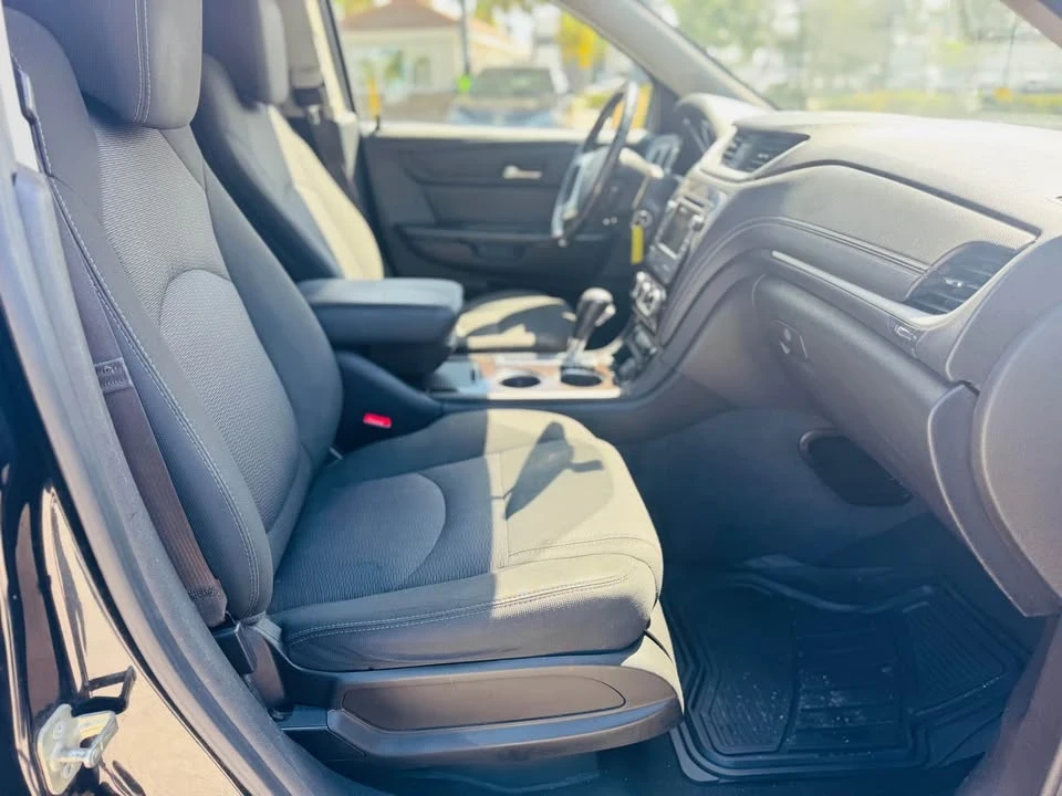 2015 Chevrolet Traverse - Image 14 of 16