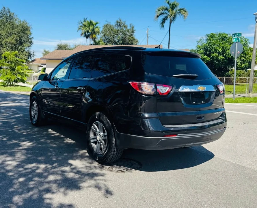 2015 Chevrolet Traverse - Image 7 of 11