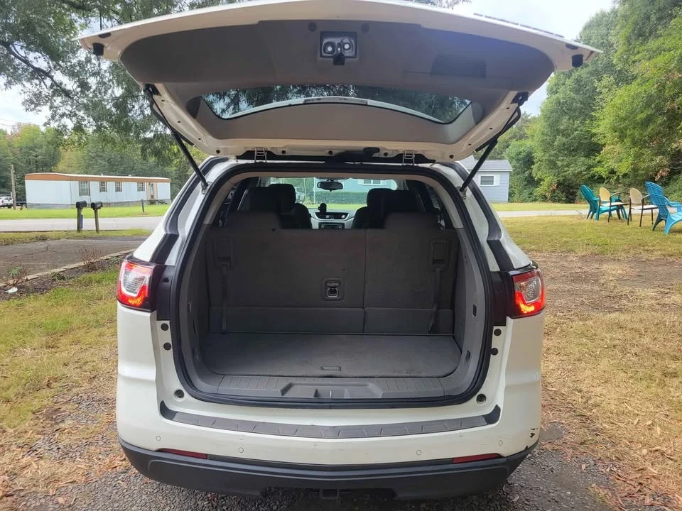 2015 Chevrolet Traverse - Image 9 of 20