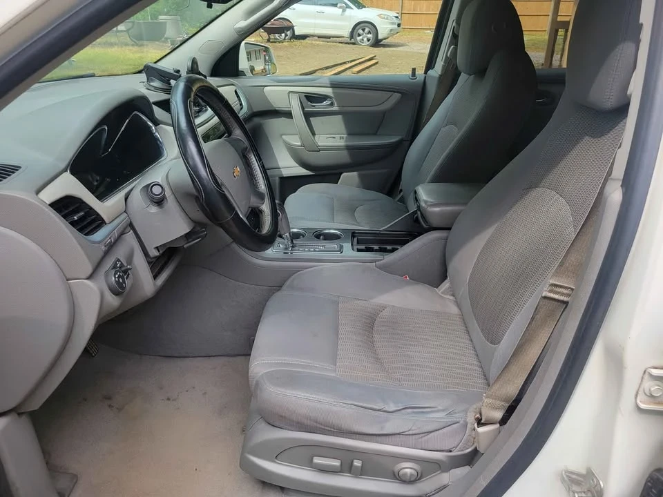 2015 Chevrolet Traverse - Image 2 of 20
