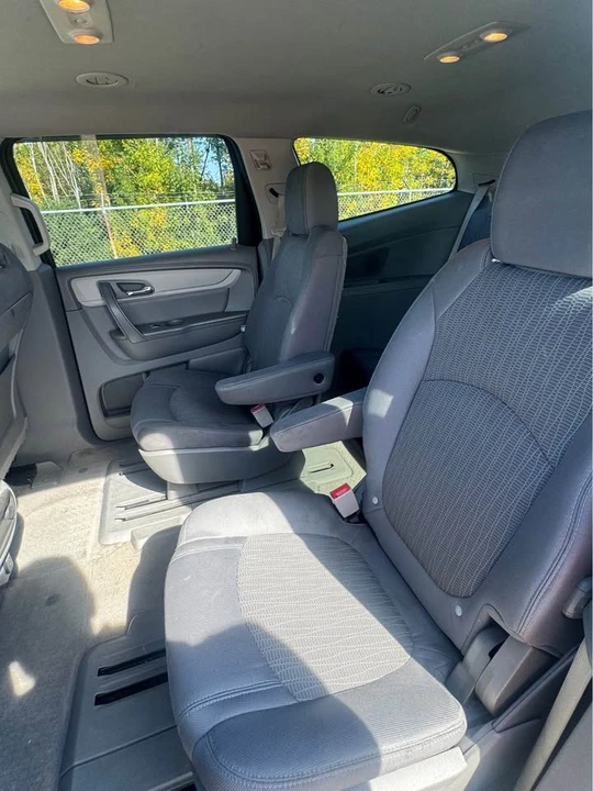 2015 Chevrolet Traverse - Image 12 of 13