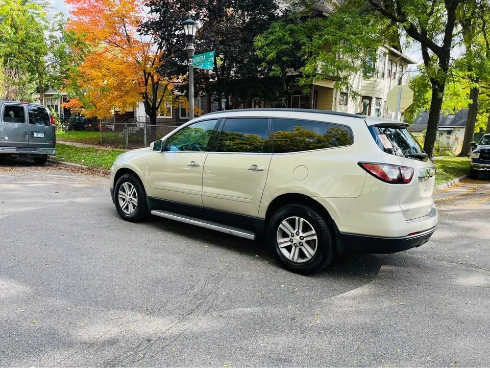 2015 Chevrolet Traverse - Image 8 of 16