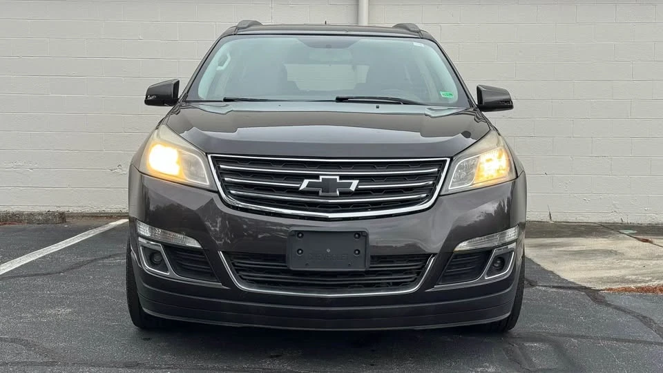 2015 Chevrolet Traverse - Image 2 of 20