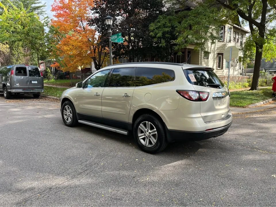 2015 Chevrolet Traverse - Image 9 of 16