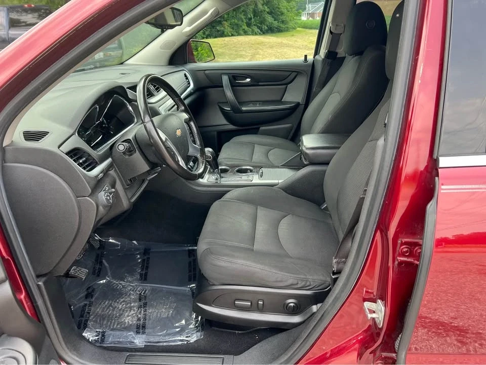 2015 Chevrolet Traverse - Image 8 of 9