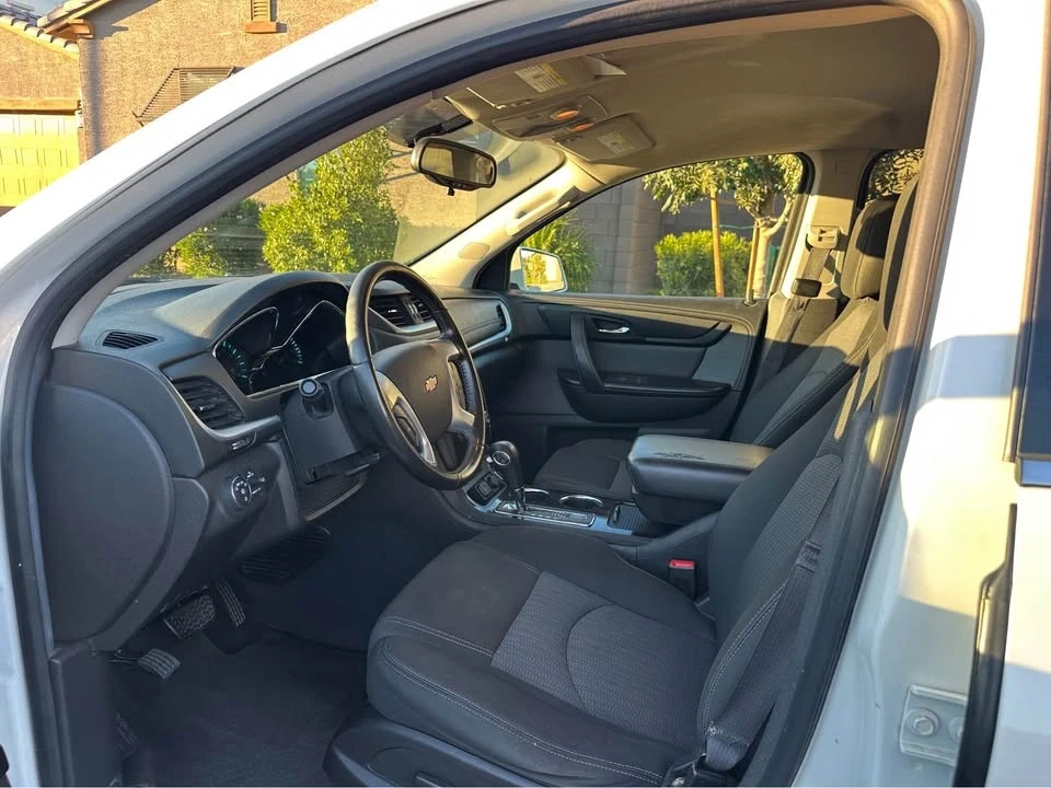 2015 Chevrolet Traverse - Image 6 of 10