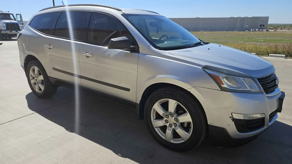 2015 Chevrolet Traverse - Image 3 of 19