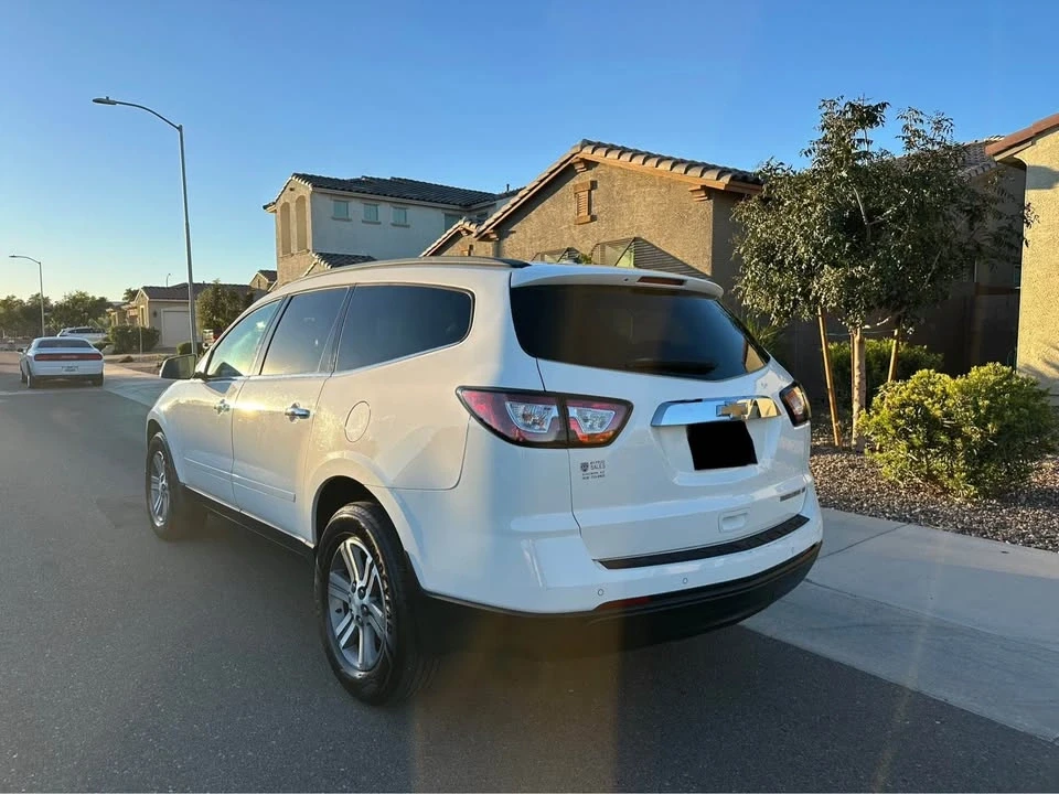 2015 Chevrolet Traverse - Image 2 of 10