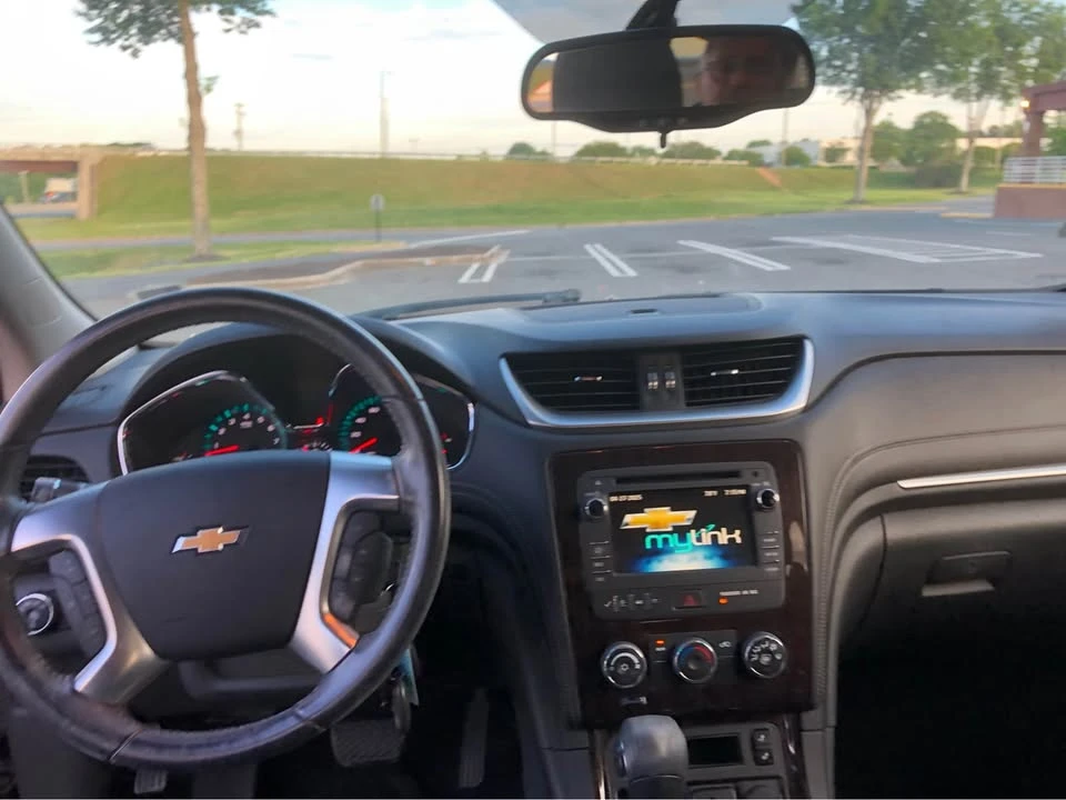 2015 Chevrolet Traverse - Image 12 of 16