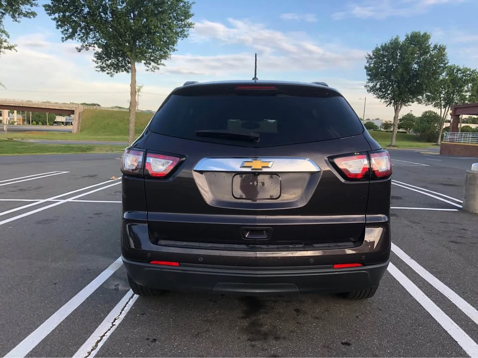2015 Chevrolet Traverse - Image 4 of 16