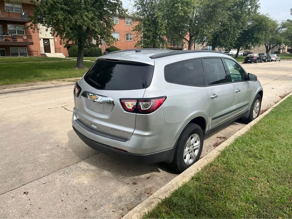 2015 Chevrolet Traverse - Image 4 of 7