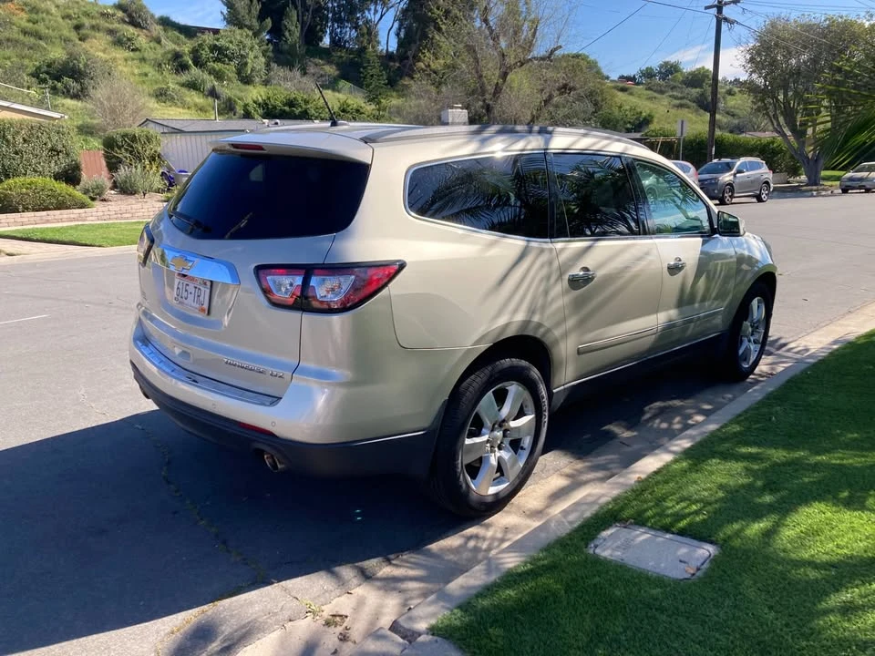 2015 Chevrolet Traverse - Image 3 of 9