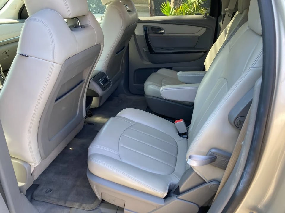 2015 Chevrolet Traverse - Image 7 of 9