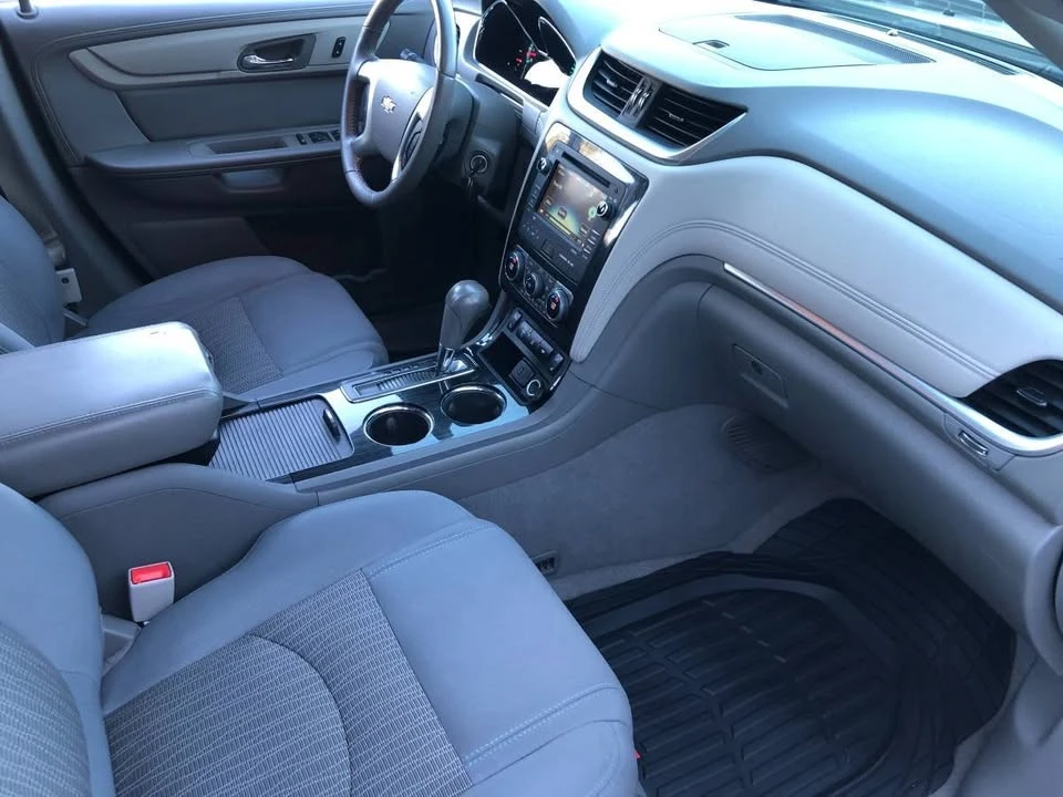 2015 Chevrolet Traverse - Image 14 of 20
