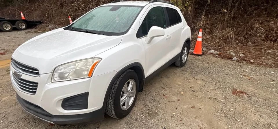 2015 Chevrolet Trax - Image 2 of 4