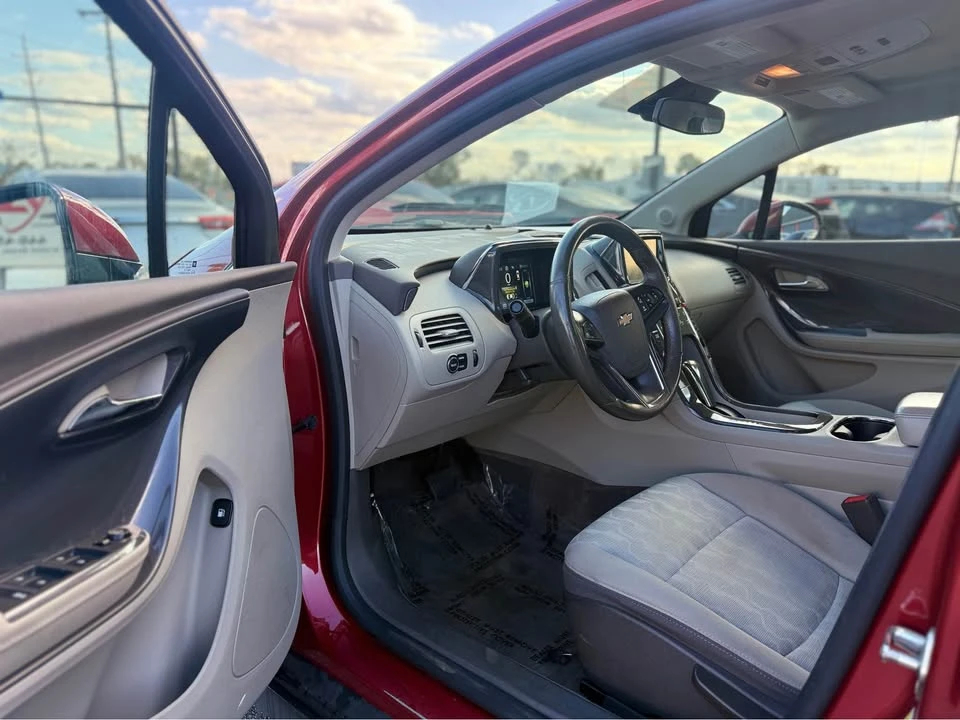 2015 Chevrolet Volt - Image 10 of 14