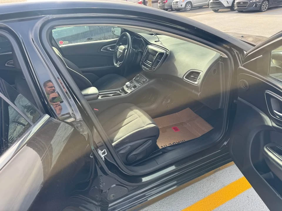 2015 Chrysler 200 - Image 4 of 6
