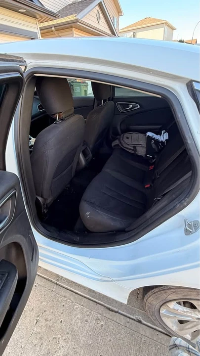 2015 Chrysler 200 - Image 4 of 4